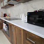 Апартаменты Cozy 2 Bedroom Steps To Seafront Gzira