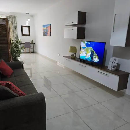 شقة Cozy 2 Bedroom Steps To Seafront *