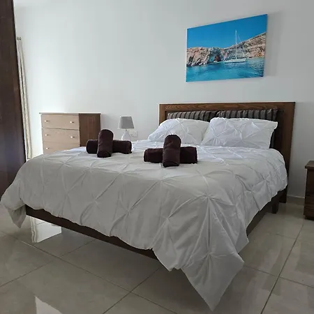 Cozy 2 Bedroom Steps To Seafront *