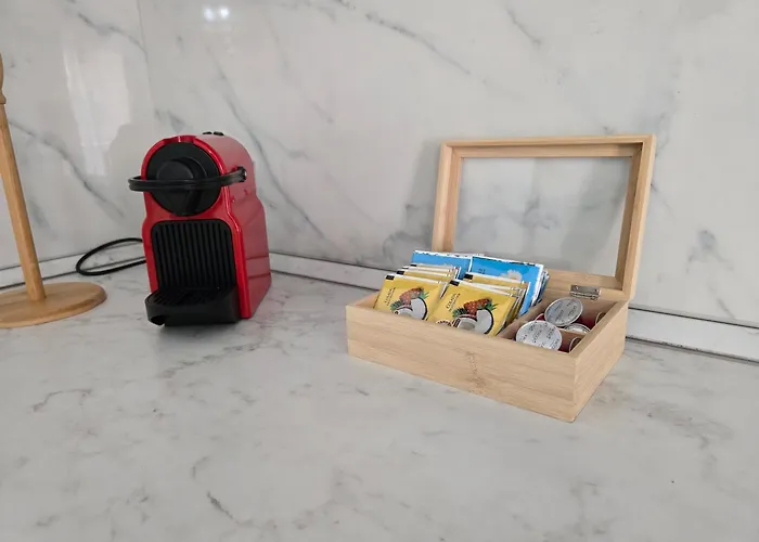 Cozy 2 Bedroom Steps To Seafront *